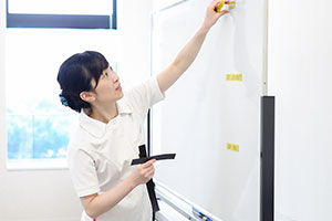 特定行為研修センター専従として、カリキュラム作成、演習、実習の準備、講師や実技指導者として日々を送る。