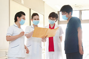 病棟には患者さんの情報を医師と共有しやすいチームワークの良さがある。